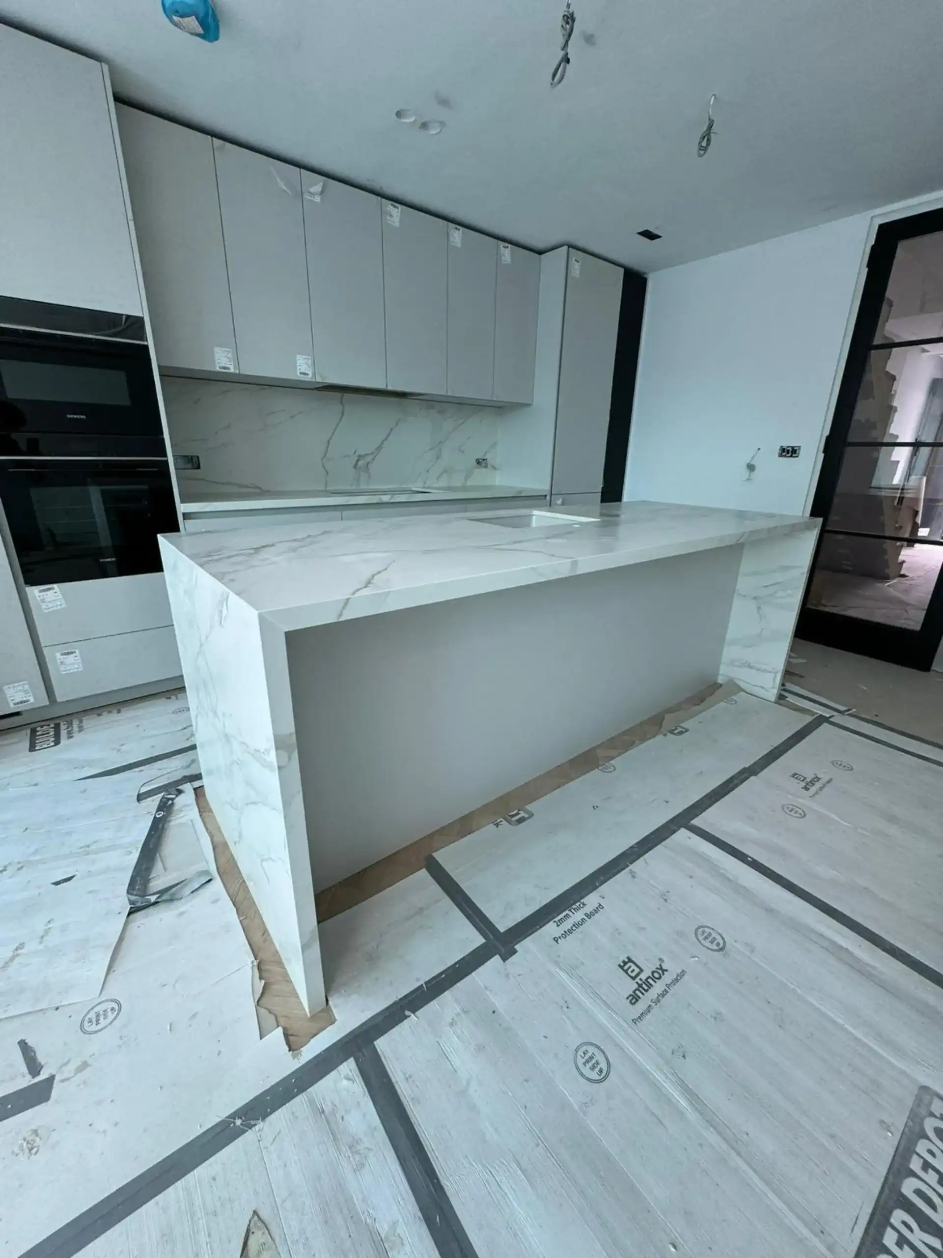 Carrara Quartz Kitchen